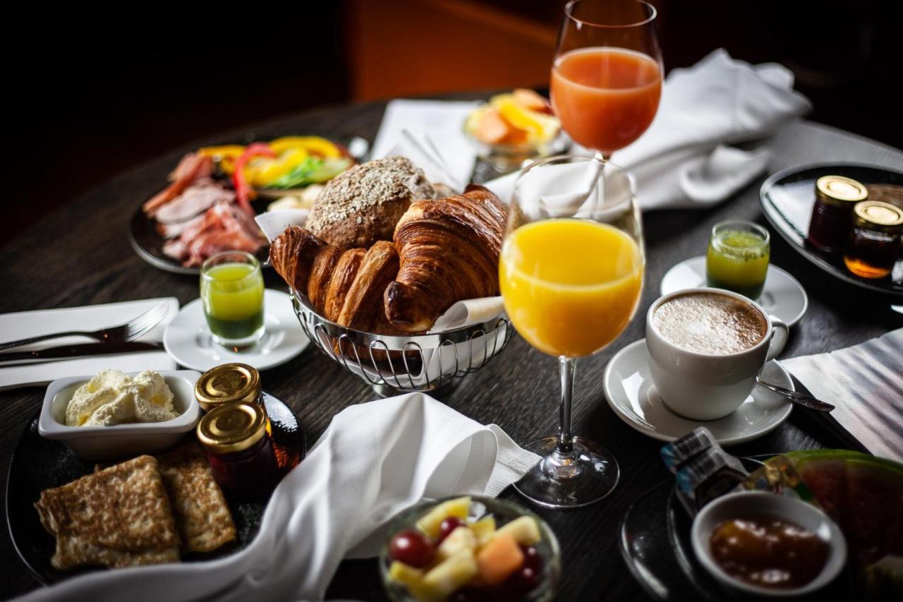 Cher Hotel & Spa Taksim Стамбул Экстерьер фото A breakfast at the Four Seasons Hotel, Istanbul