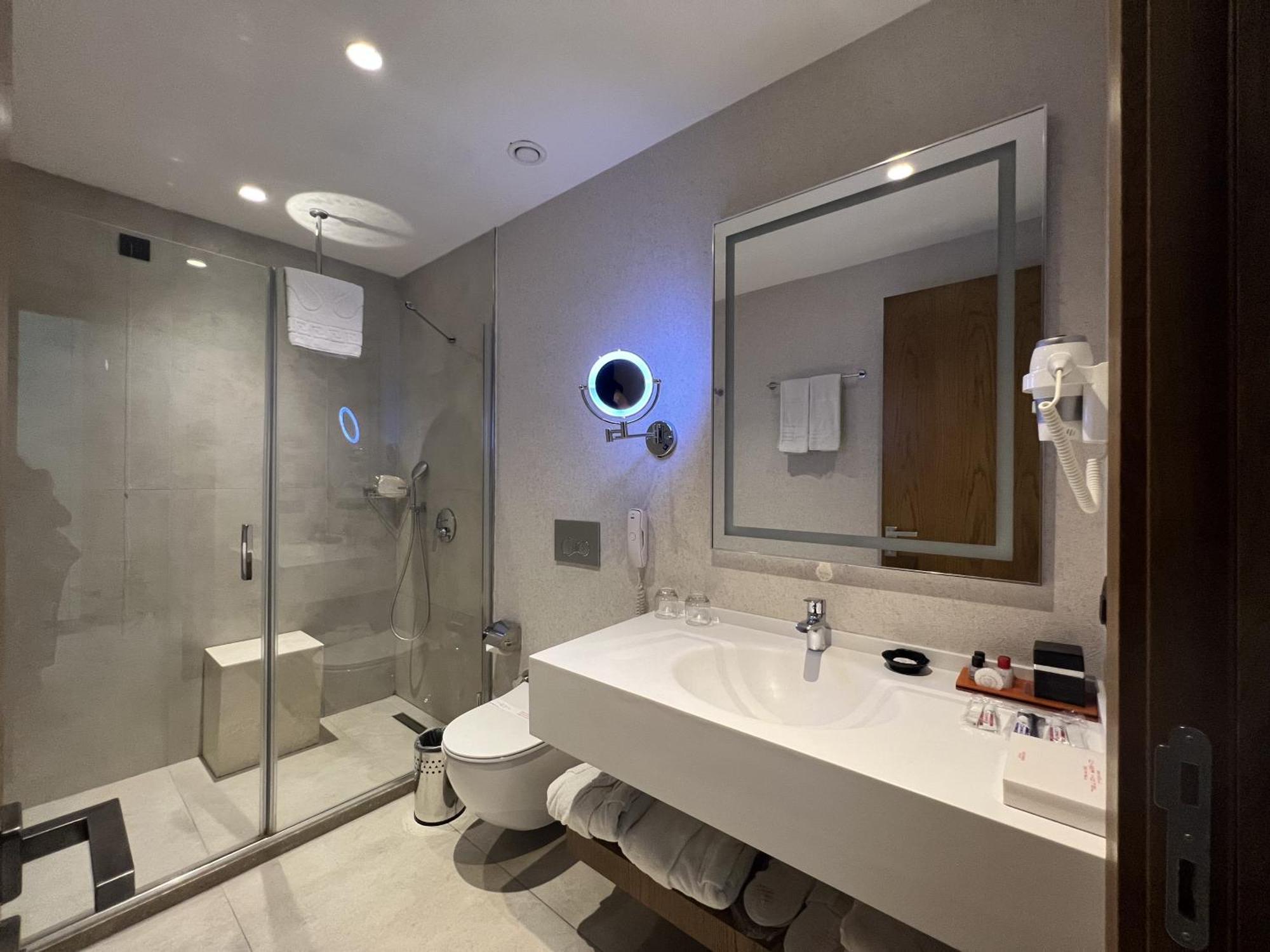 Cher Hotel & Spa Taksim Стамбул Экстерьер фото Bathroom of a Deluxe Room